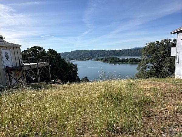 12145 Mesa Court, Clearlake Oaks, CA 95423