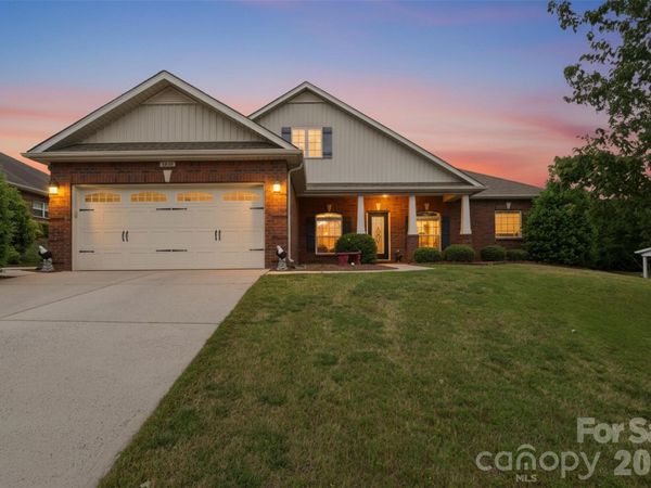 2425 Winnsford Lane, Gastonia, NC 28056