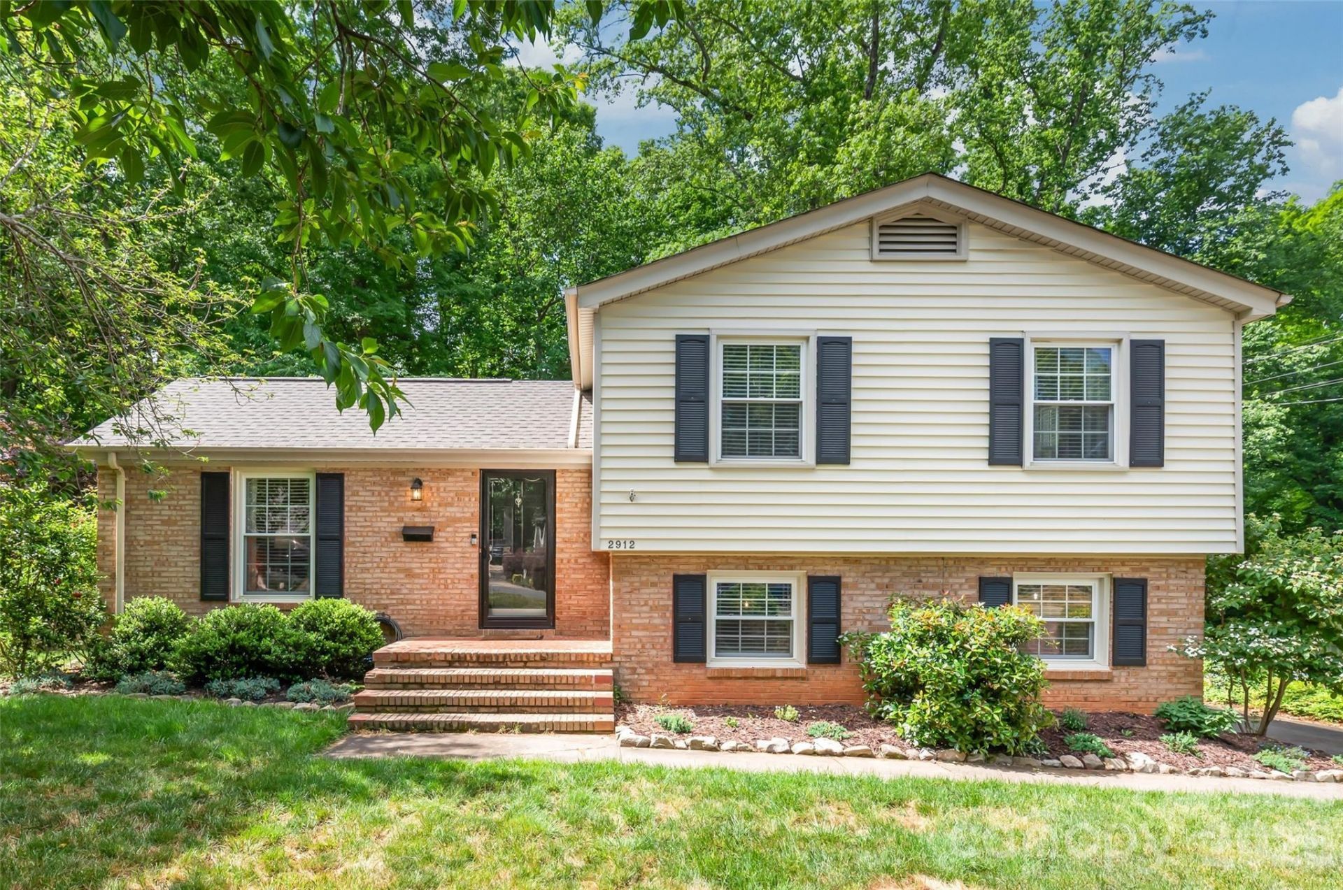 2912 Spring Valley Road, Charlotte, NC 28210 Main Photo