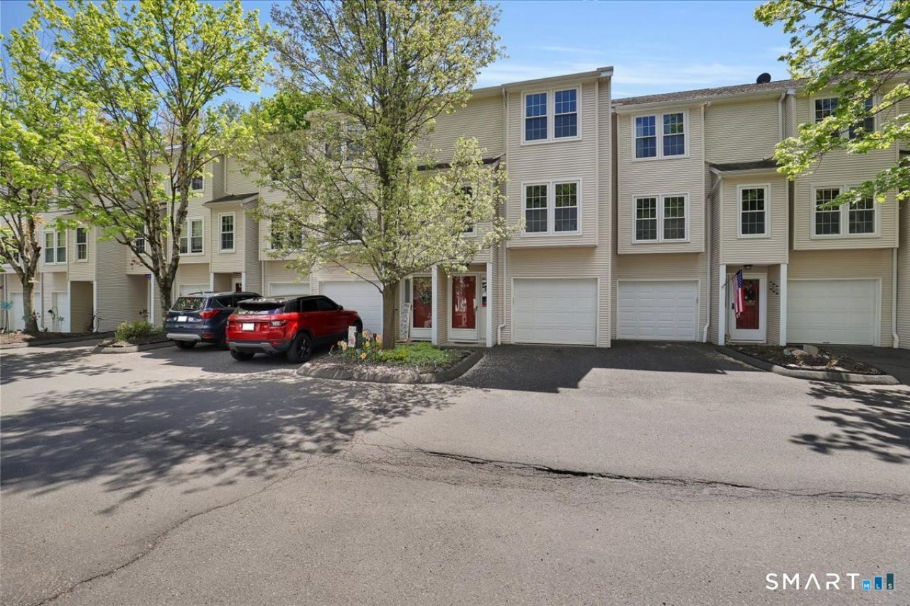 380 Hitchcock, Unit 168, Waterbury, CT 06705 Main Photo