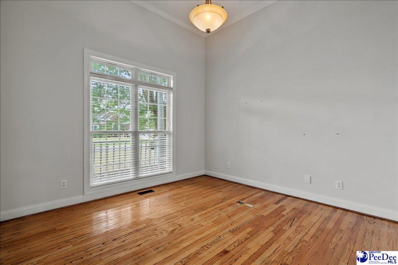 2835 Founder Photo 19