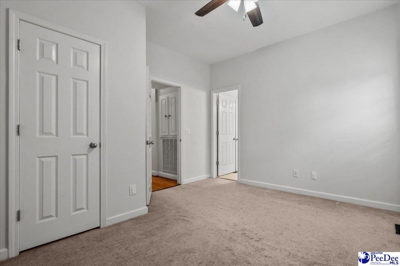 2835 Founder Photo 30