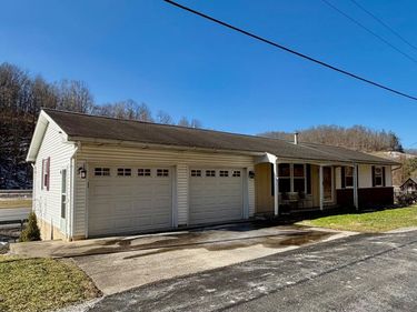3234 Old Rt 33 Road, Horner, WV 26372