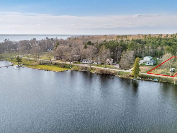 8136 W Arrowhead Road, Hiawatha Twp, MI 49854
