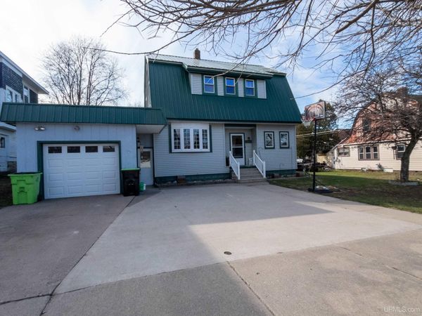 319 Maple Street, Munising, MI 49862