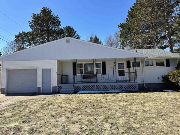 505 Schoolcraft Road, Marquette, MI 49855