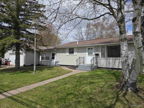 1600 W Breen Avenue, Kingsford, MI 49802