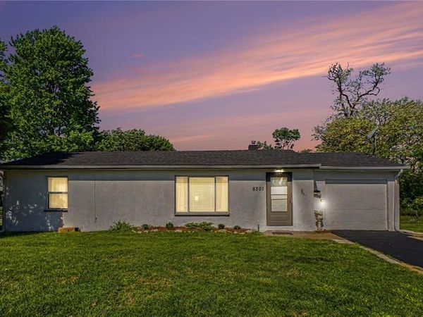 8301 Elmore Avenue, University City, MO 63132