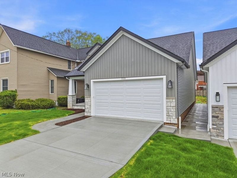 7133 Marcelline Court, Cuyahoga Heights, OH 44125 Photo 2
