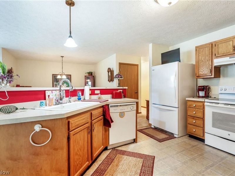 3474 Dauphin Drive NE, Canton, OH 44721 Photo 12