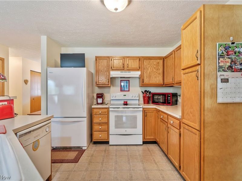 3474 Dauphin Drive NE, Canton, OH 44721 Photo 15