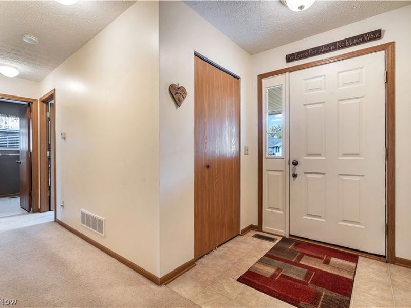 3474 Dauphin Drive NE, Canton, OH 44721 Photo 2