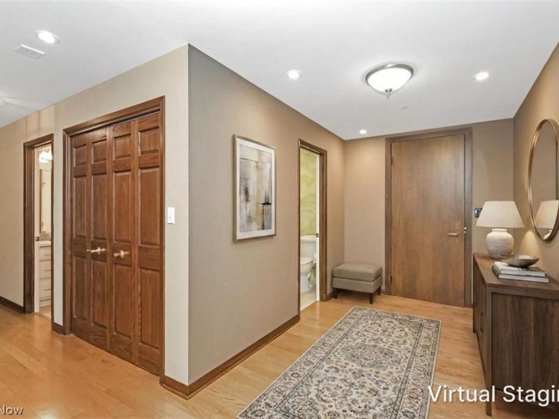 27500 Cedar Road, Unit 605, Beachwood, OH 44122 Photo 2