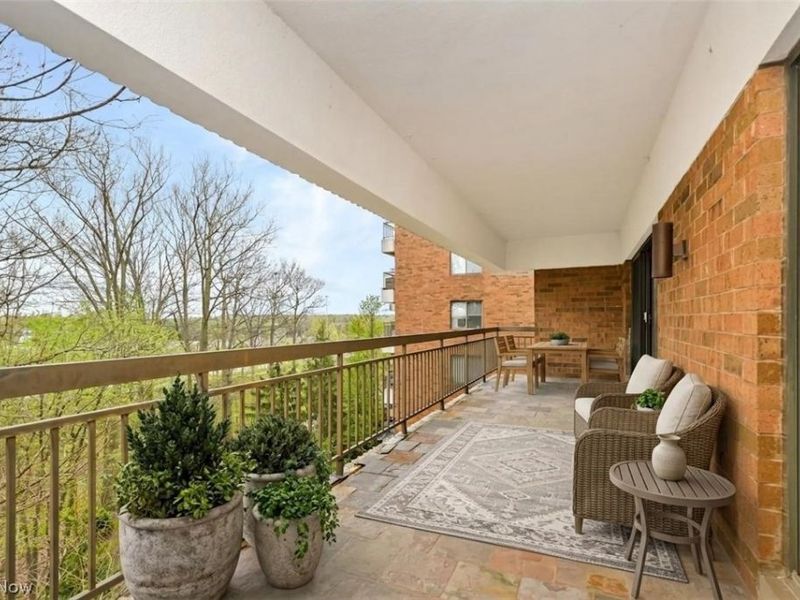 27500 Cedar Road, Unit 605, Beachwood, OH 44122 Photo 4