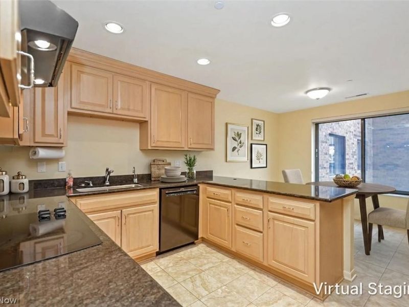 27500 Cedar Road, Unit 605, Beachwood, OH 44122 Photo 6