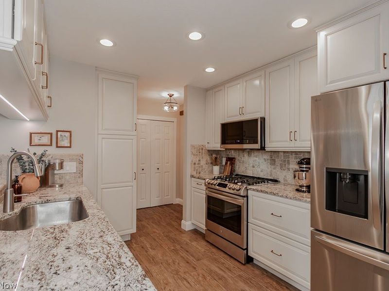 5658 Marine Parkway, Mentor on the Lake, OH 44060 Photo 10