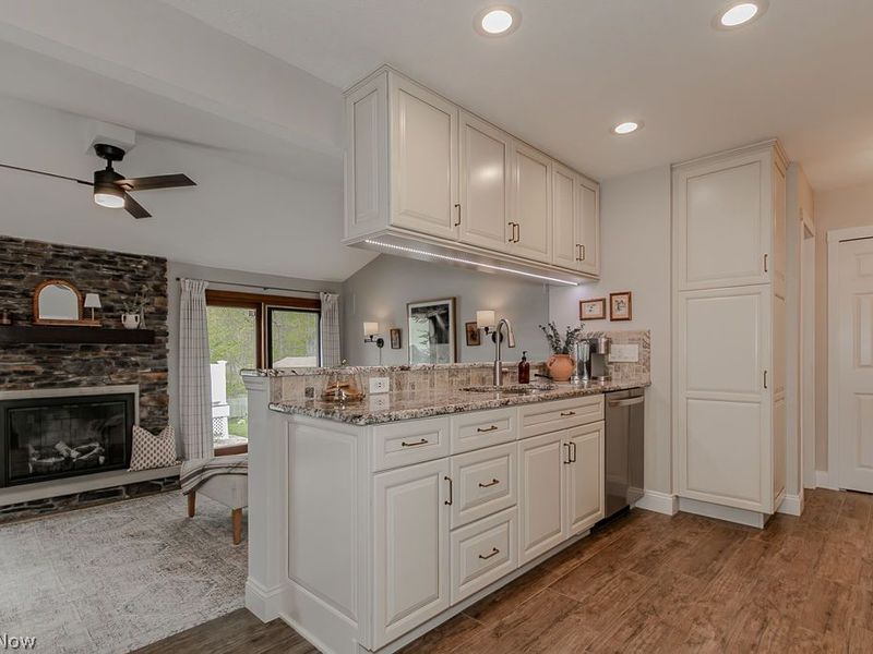 5658 Marine Parkway, Mentor on the Lake, OH 44060 Photo 9