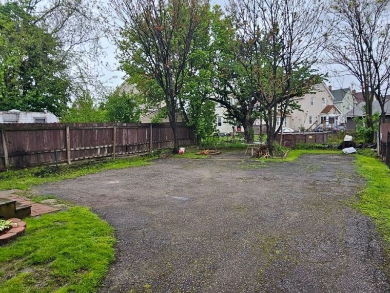 4278 Valley Road, Cleveland, OH 44109 Photo 3