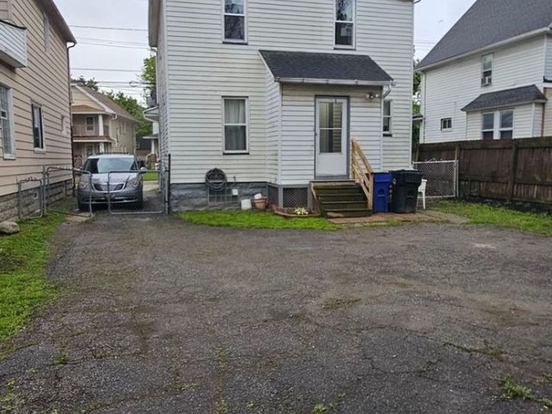 4278 Valley Road, Cleveland, OH 44109 Photo 4