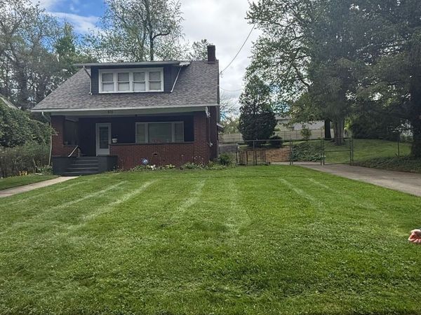 515 Glacier Heights Road , Youngstown, OH 44509