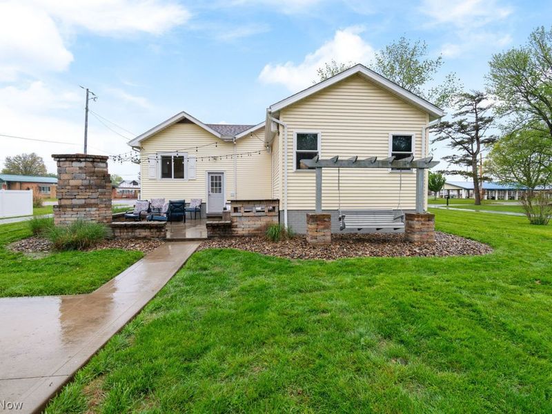 Uhrichsville, OH 44683 Photo 36