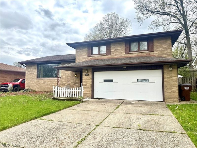 2207 Oaklawn Drive , Parma, OH 44134 Photo 1