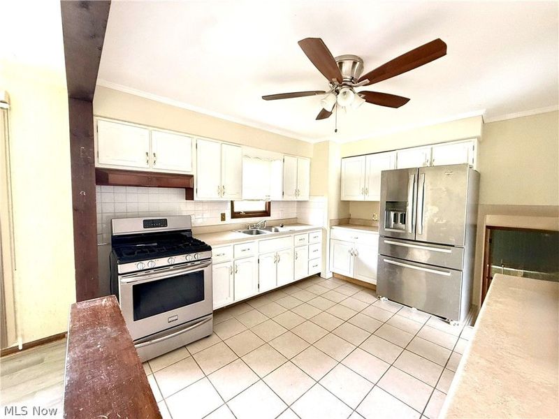 2207 Oaklawn Drive , Parma, OH 44134 Photo 3
