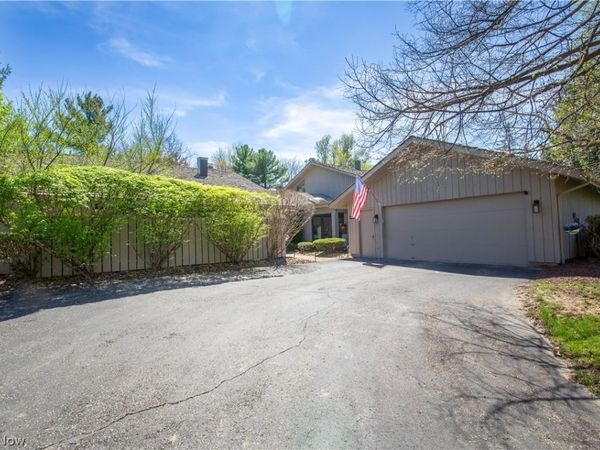430-39 Honeysuckle Path , Aurora, OH 44202
