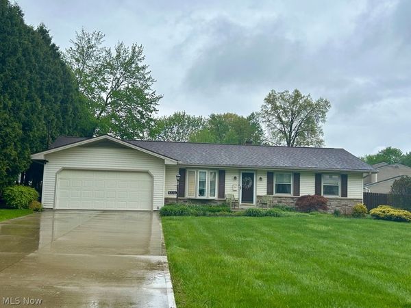 4238 Claridge Drive , Youngstown, OH 44511