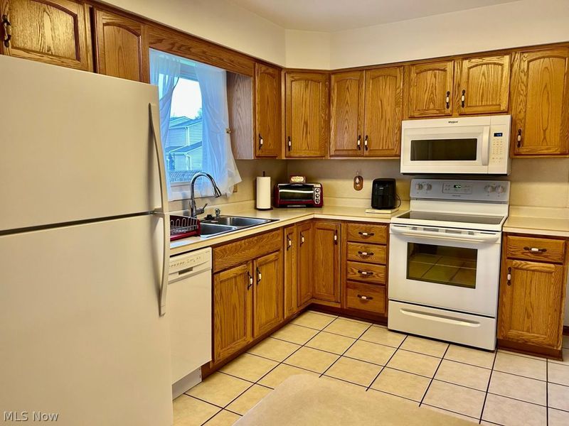 4238 Claridge Drive, Youngstown, OH 44511 Photo 2