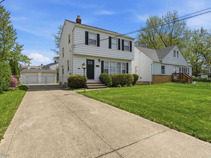 489 E 305th Street, Willowick, OH 44095 Photo 2