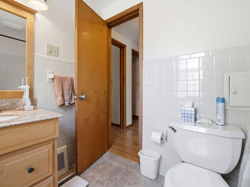 489 E 305th Street, Willowick, OH 44095 Photo 26