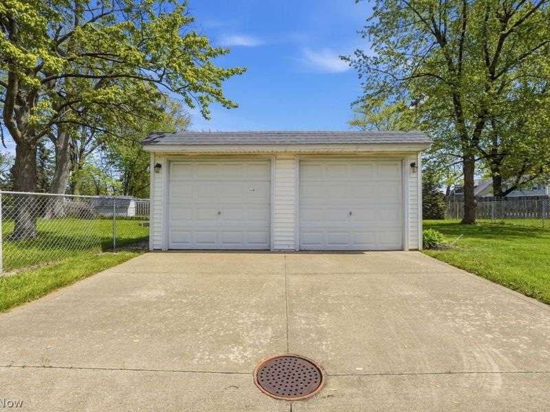 489 E 305th Street, Willowick, OH 44095 Photo 32