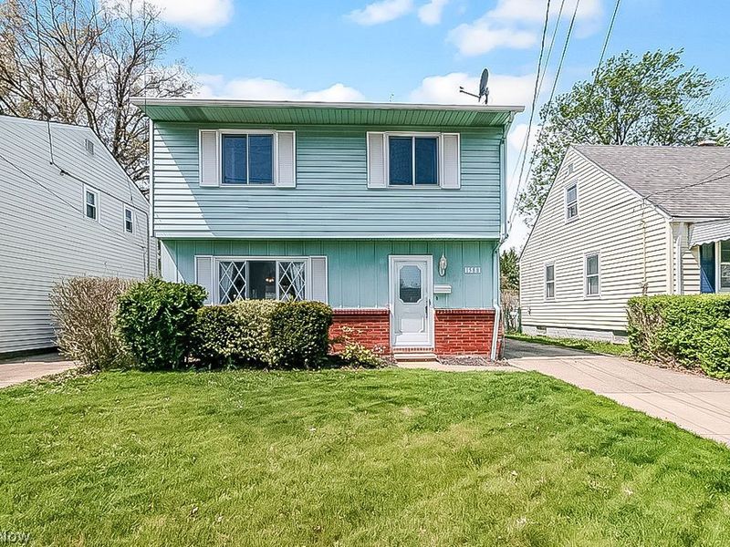 1588 Mapledale Road , Wickliffe, OH 44092 Photo 1