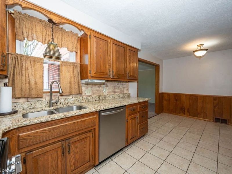 2834 Peacock Drive , Youngstown, OH 44511 Photo 11