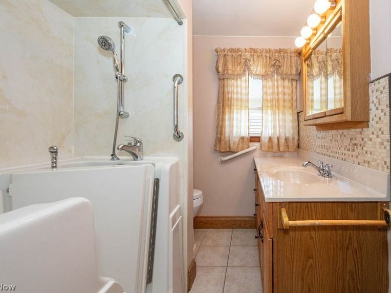 2834 Peacock Drive , Youngstown, OH 44511 Photo 16