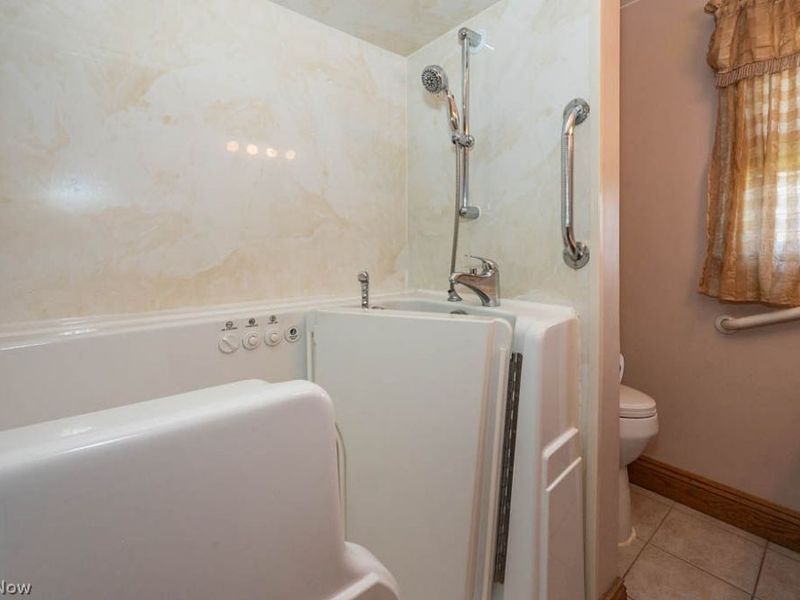 2834 Peacock Drive , Youngstown, OH 44511 Photo 17