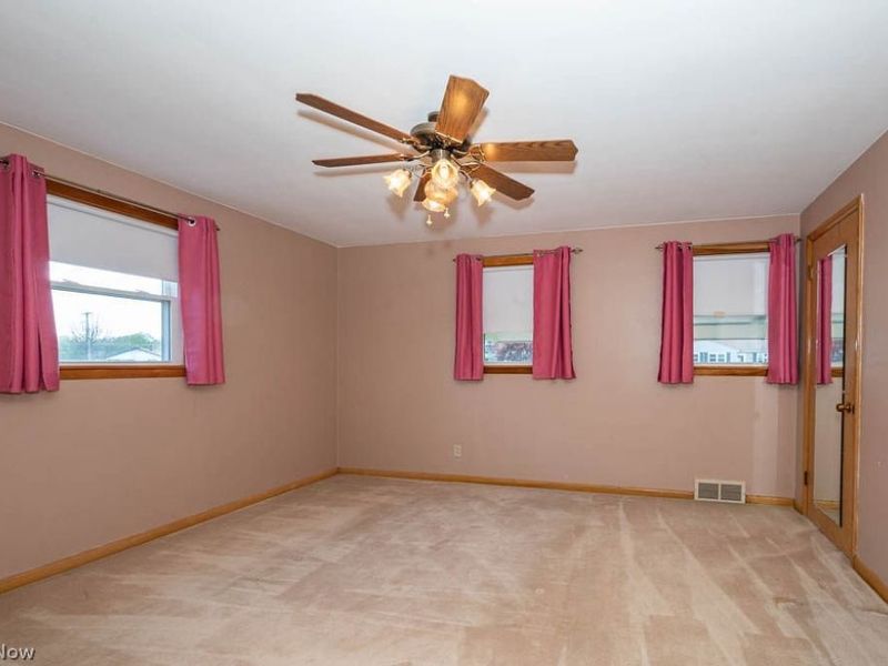 2834 Peacock Drive , Youngstown, OH 44511 Photo 18