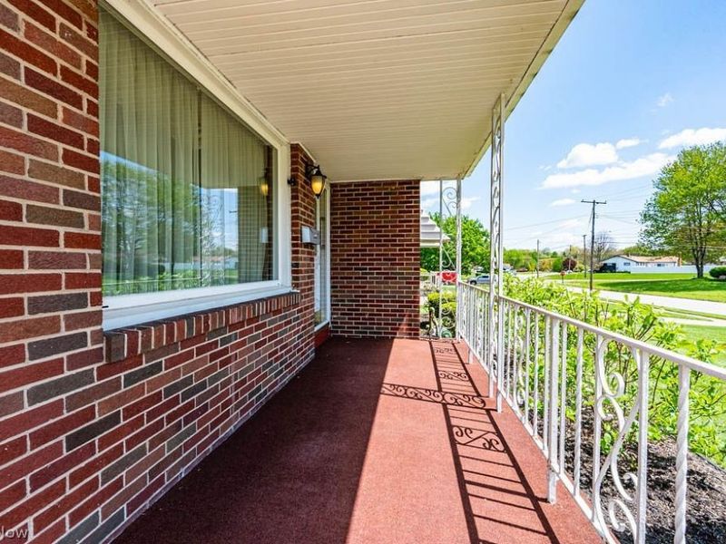 2834 Peacock Drive , Youngstown, OH 44511 Photo 3