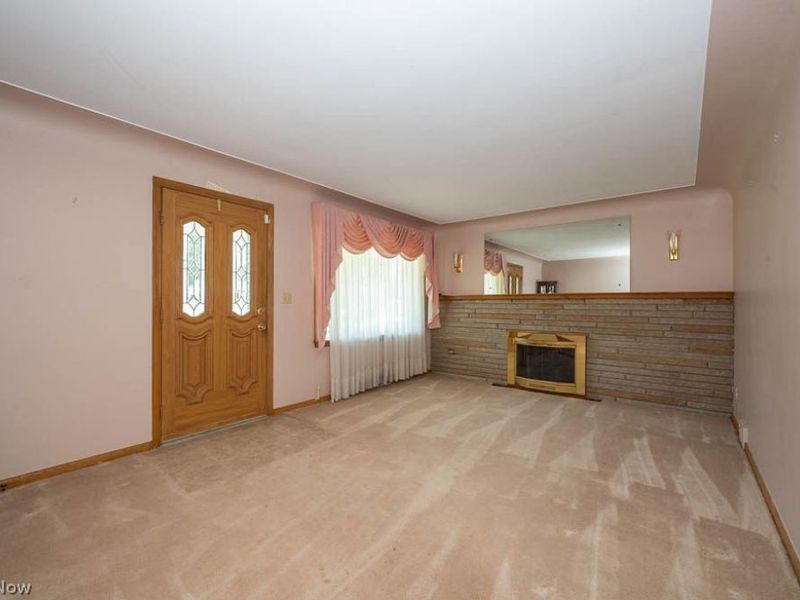 2834 Peacock Drive , Youngstown, OH 44511 Photo 7
