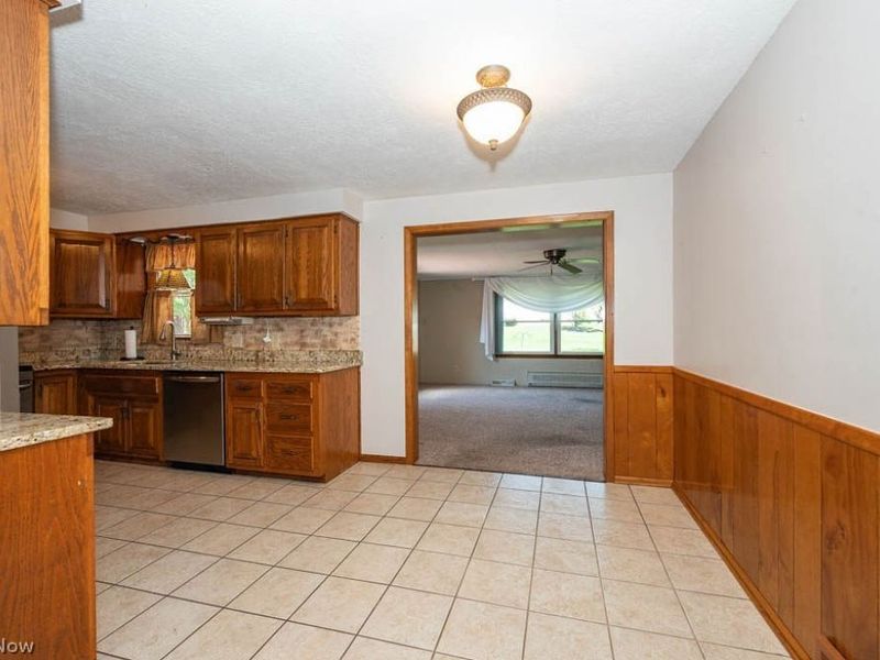 2834 Peacock Drive , Youngstown, OH 44511 Photo 8