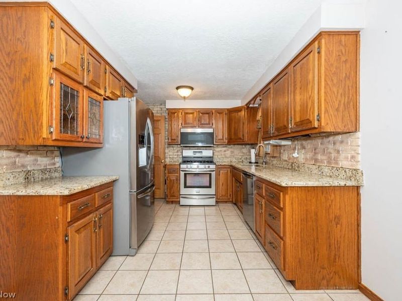 2834 Peacock Drive , Youngstown, OH 44511 Photo 9