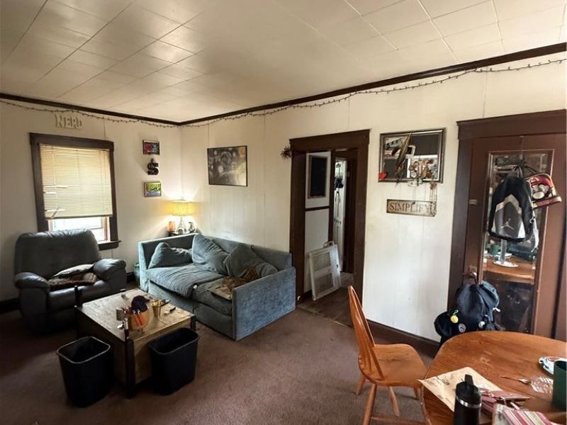 2406 Henninger Road, Cleveland, OH 44109 Photo 3