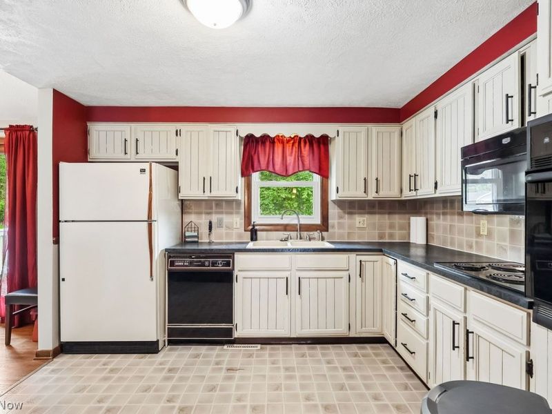 669 Summit Street, Doylestown, OH 44230 Photo 16