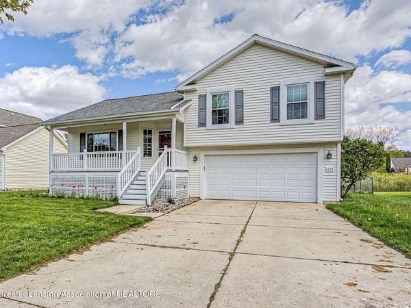 422 Coventry Lane, Mason, MI 48854