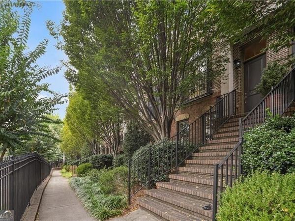 3552 Roswell Road NW, Atlanta, GA 30305
