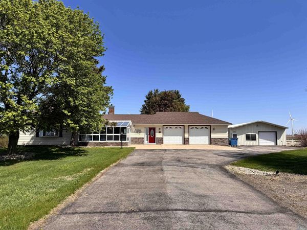 5418 320th St, Sanborn, IA 51248