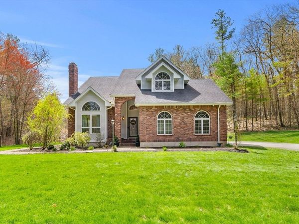 6 Foster Street, Boxford, MA 01921
