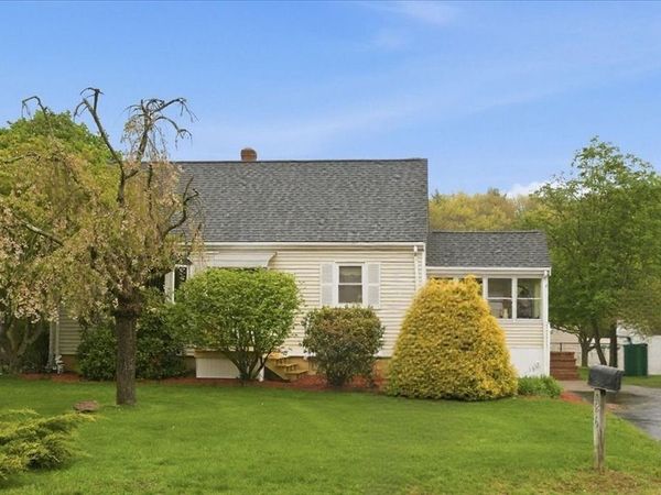 26 Donald Tennant Circle, North Attleboro, MA 02760