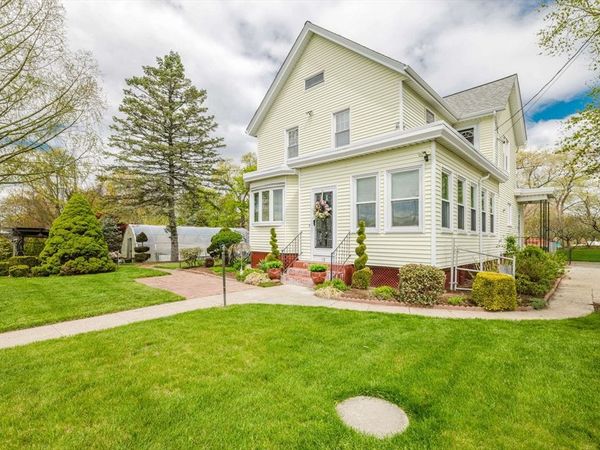 18 Central Ave, Seekonk, MA 02771